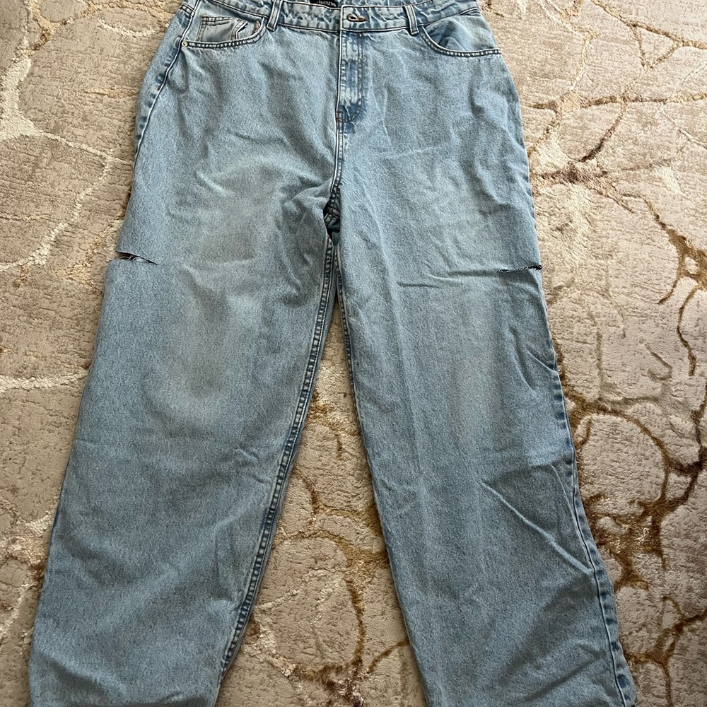PrettyLittleThing Light Blue Distressed Jeans